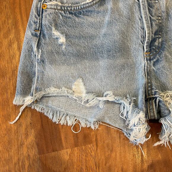 AGOLDE Parker Vintage Cut Off Short in Swapmeet Size 23‎ Blue Distressed Cute - Picture 8 of 16